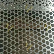 تولید و ارسال انواع توری حصاری فنس حفاظ پایه فنس به کل کشور